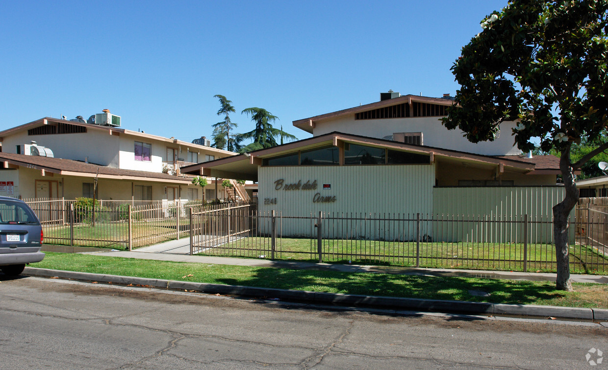 Primary Photo - 2248 W Princeton Ave