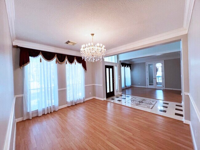 Building Photo - 5315 Ridgewood Reef