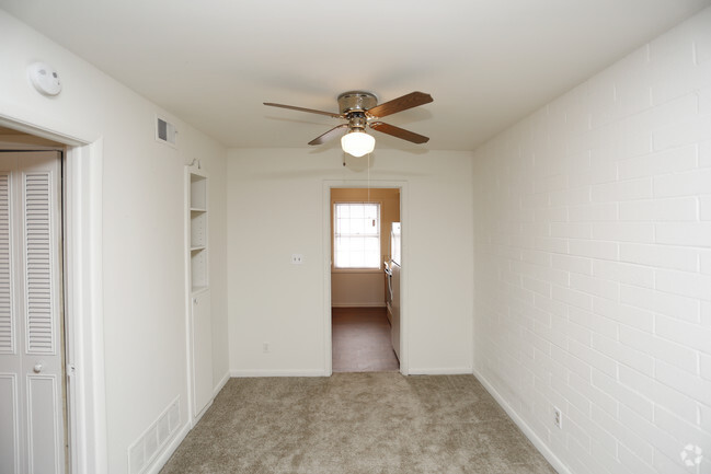 Dining Area - The Jeffersonian Apartments Of Indianapolis