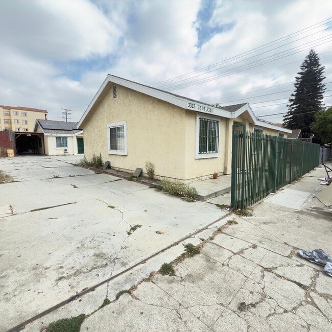 Building Photo - 3321 W 63rd St