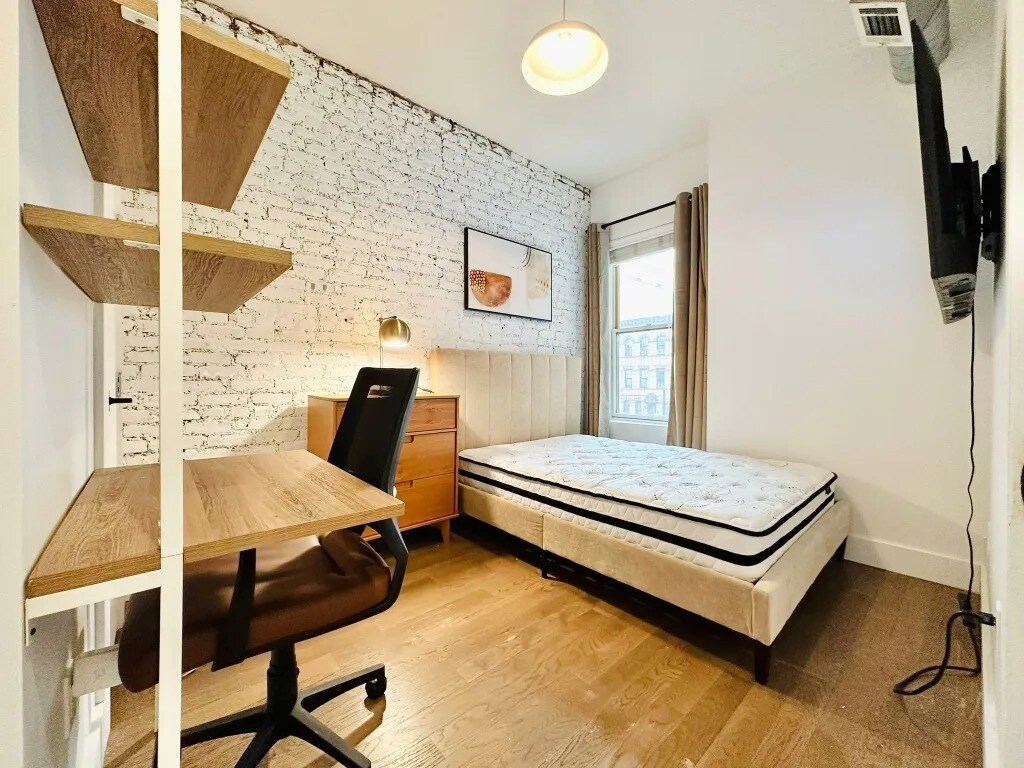 Primary Photo - Furnished room/NOT APARTMENT