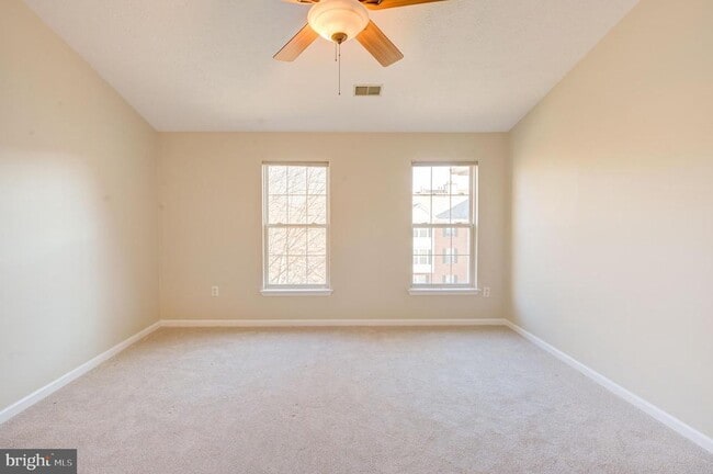 Foto del edificio - 4933 Riders Ct