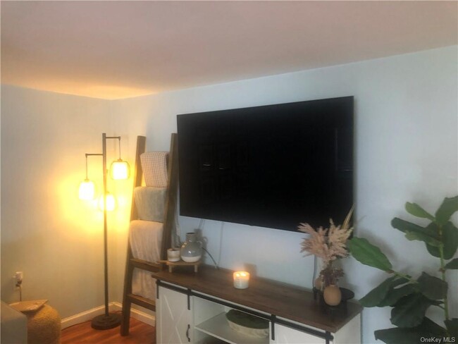 Foto del edificio - 27 NY-303