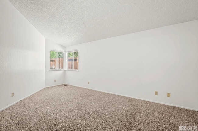 Building Photo - 6402 Park Pl