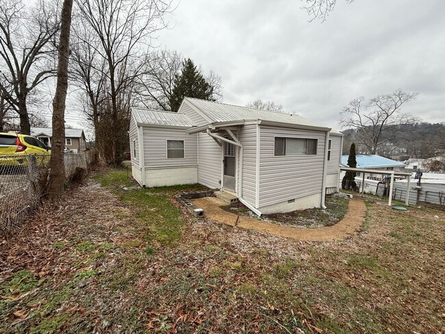 Photo - Great Rossville Home