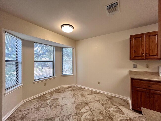 Building Photo - 57 Woodcreek Dr