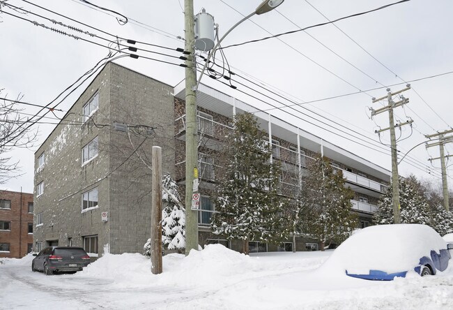 Building Photo - 3955 Saint-Kevin
