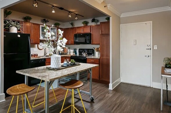 Building Photo - 51 Revere St