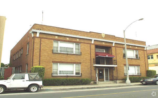 Building Photo - 1841 E 4th St
