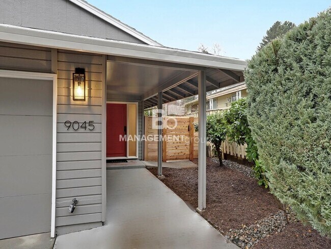 Foto del edificio - Prime Location Steps Away from St. Vincent...