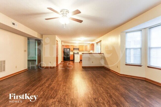 Building Photo - 1027 W Palomino Pl