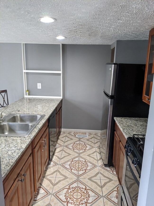 Building Photo - 2496 Dunsworth Dr