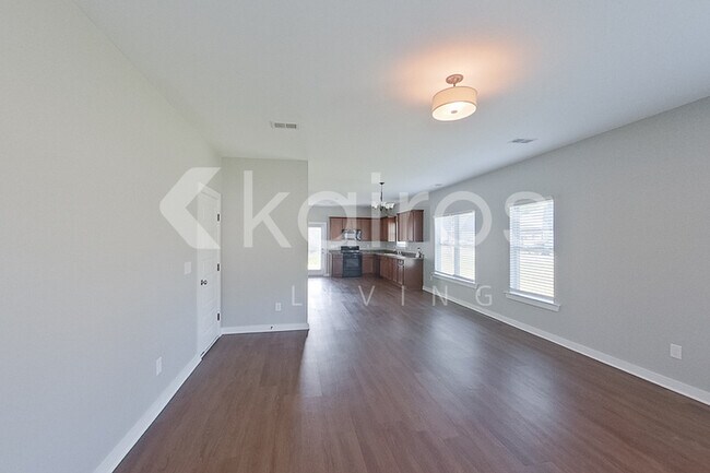 Foto del edificio - 636 White Oak Cir