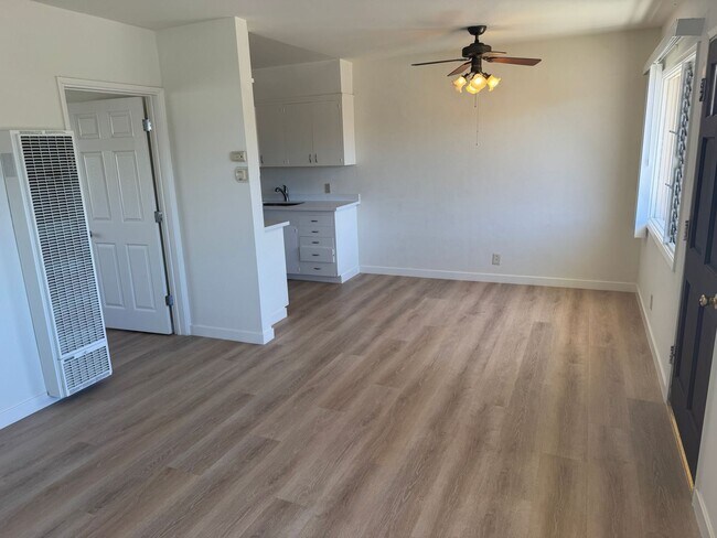 Foto del edificio - 3032 Meade Ave