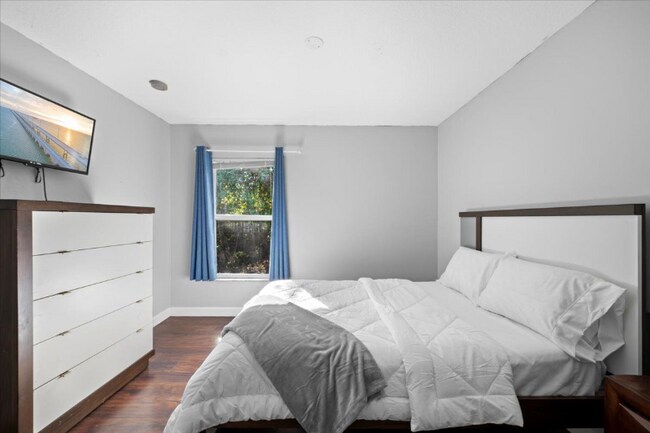 Building Photo - 7975 103rd Ct