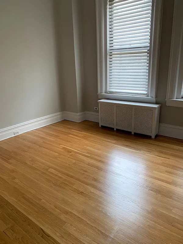 Building Photo - 220 W 98th St