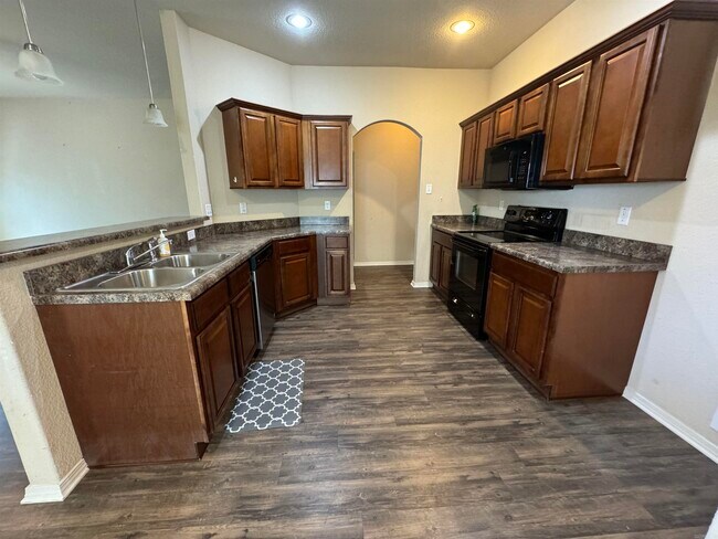 Building Photo - 6305 Lena Dr