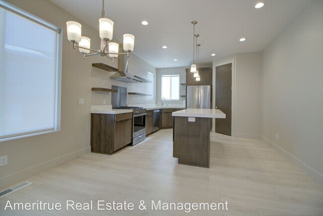 Building Photo - 3 br, 3.5 bath House - 636 Augusta Drive