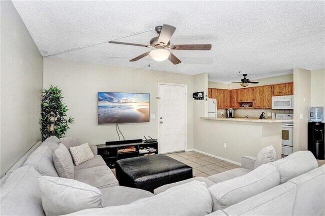 Building Photo - 6002 Laketree Ln
