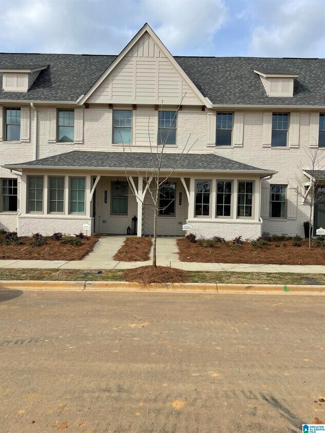 1016 Windsor Dr, Meadowbrook, AL 35242 Townhome Rentals in