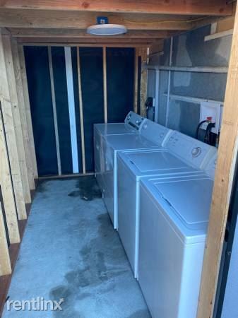 Building Photo - Studio, 1 bath 4plex - 1515 28th Ave #1