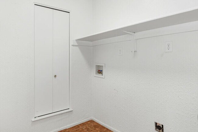 Foto del edificio - Tucson, AZ - Single-Family - $1,745.00 Ava...