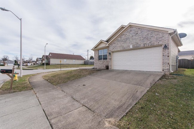 Building Photo - 1744 Millbank Rd