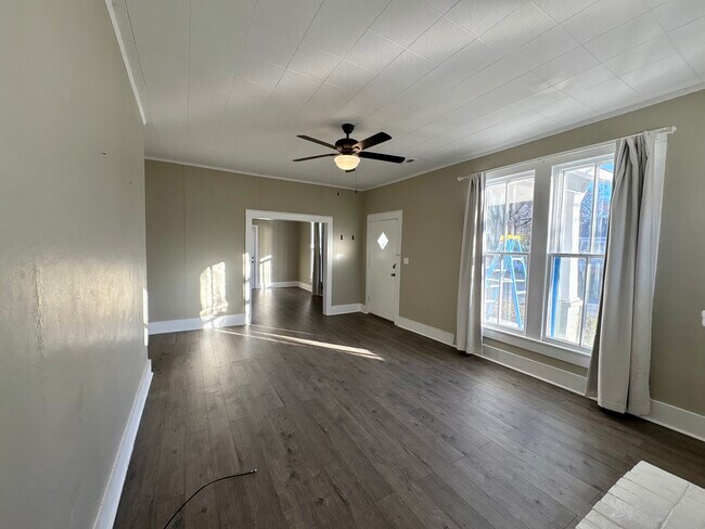 Sala de estar - 517 Malone Cir