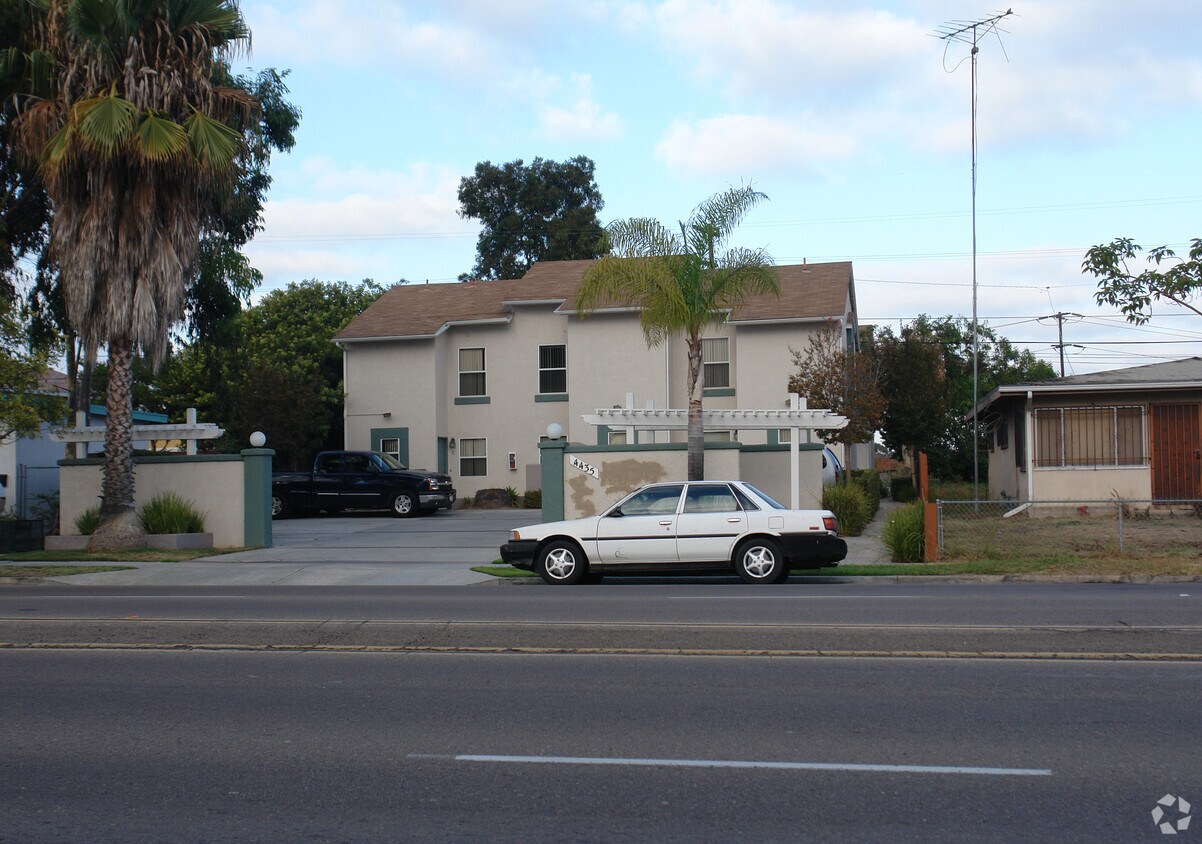 Primary Photo - 4435 Clairemont Dr