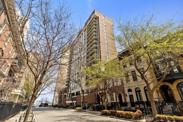 Foto principal - 71 E Division St