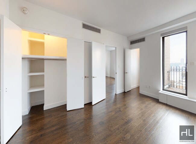 Foto del edificio - 2 bedroom 2 bathroom on a high floor / Was...