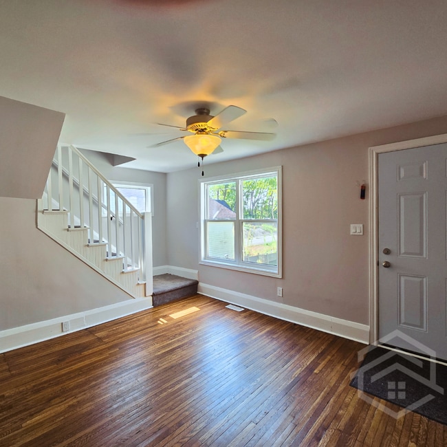 Building Photo - Cozy Apartment in Tillsonburg!!