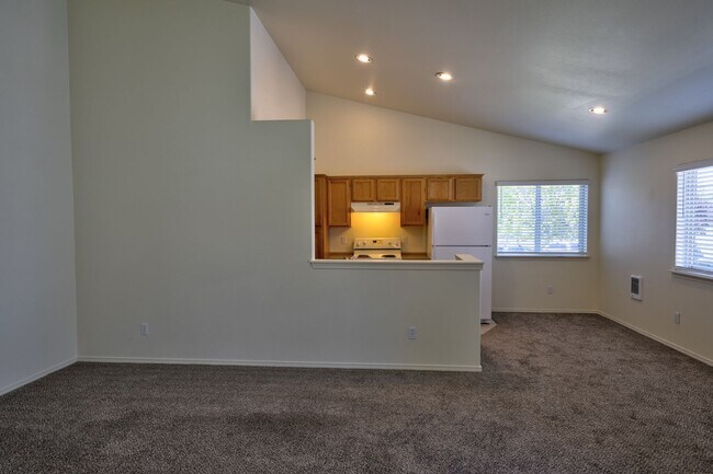 Foto del edificio - 882 NE Hidden Valley Dr