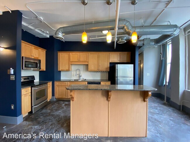 Building Photo - 2 br, 1 bath House - 2008 3rd Avenue North