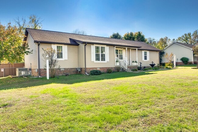 Building Photo - 808 Water View Ter