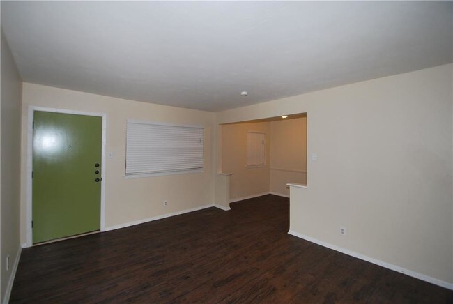 Building Photo - 5004 Live Oak St