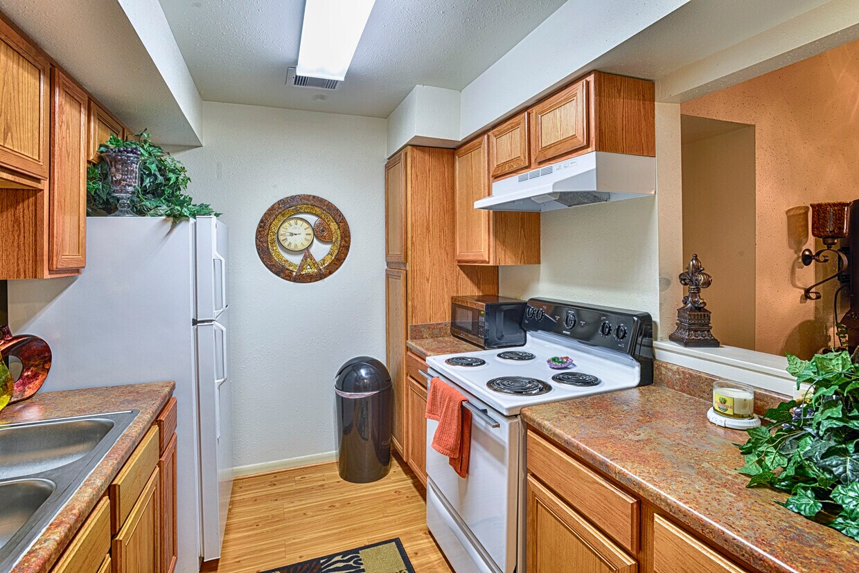 Woodcreek Village Apartments Houston, TX