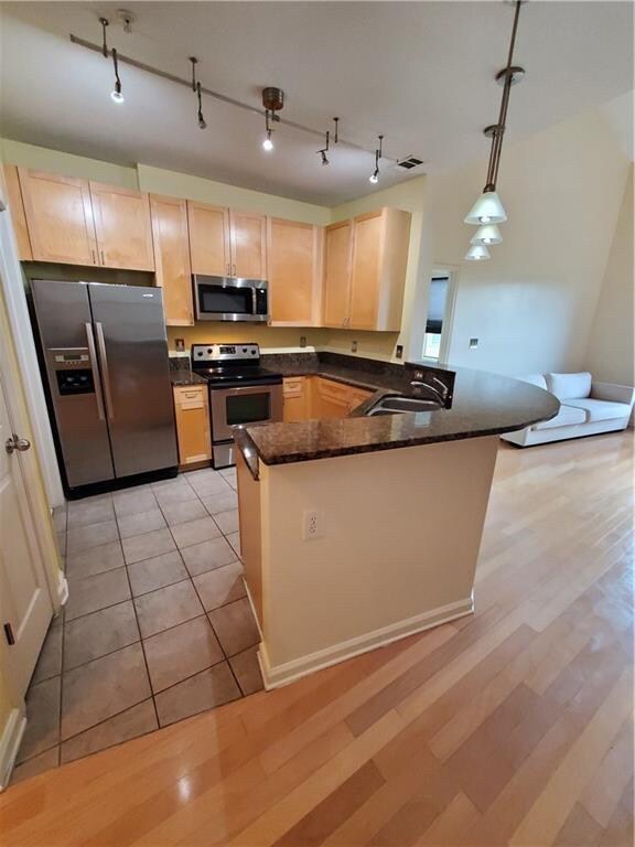 Foto del edificio - Room in Condo on 17th St NW