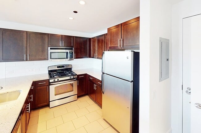Interior Photo - Shoreland