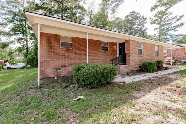 Building Photo - NOW OFFERING HALF OFF FIRST FULL MONTH IF ...