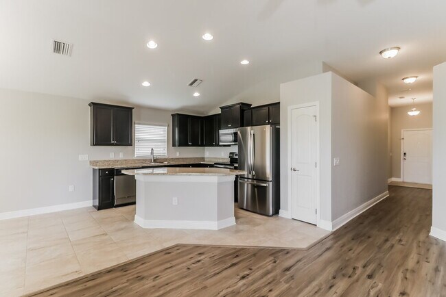 Foto del edificio - 7083 Lamium Ct