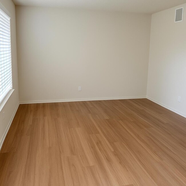 Building Photo - 5405 Tennyson Dr