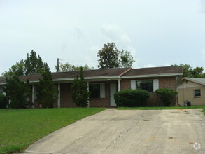 Building Photo - 407 N Fowler Dr