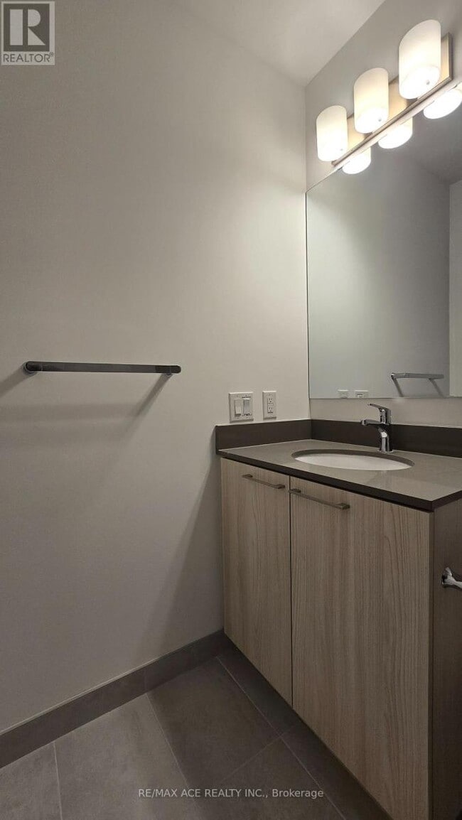 Photo du bâtiment - 7439 Kingston Rd