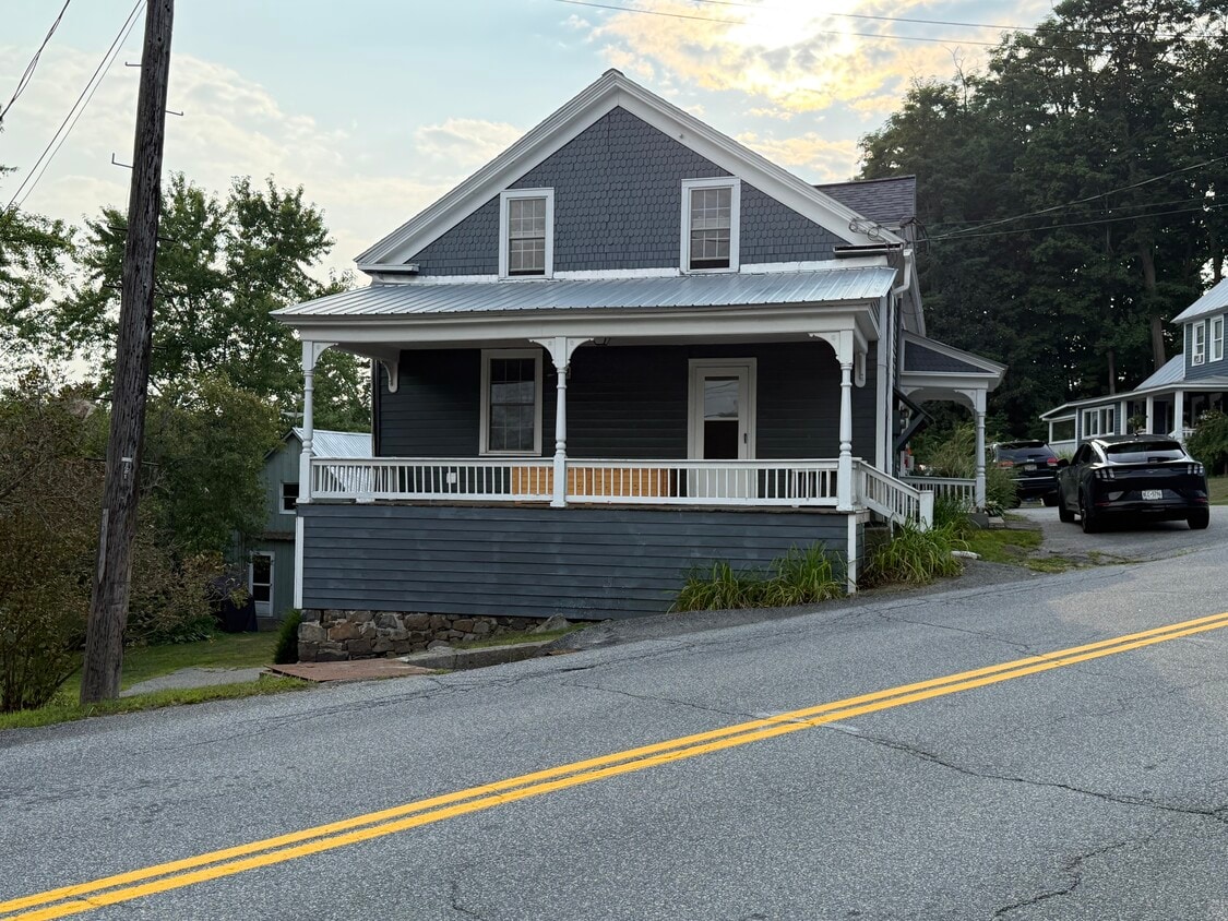 Primary Photo - 4 Elm St