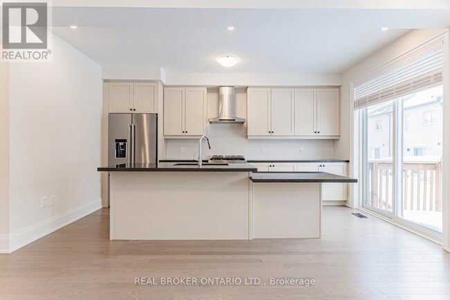 Building Photo - 30 Mace Ave