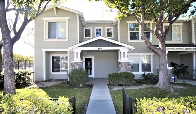 Foto principal - 265 S Olive St