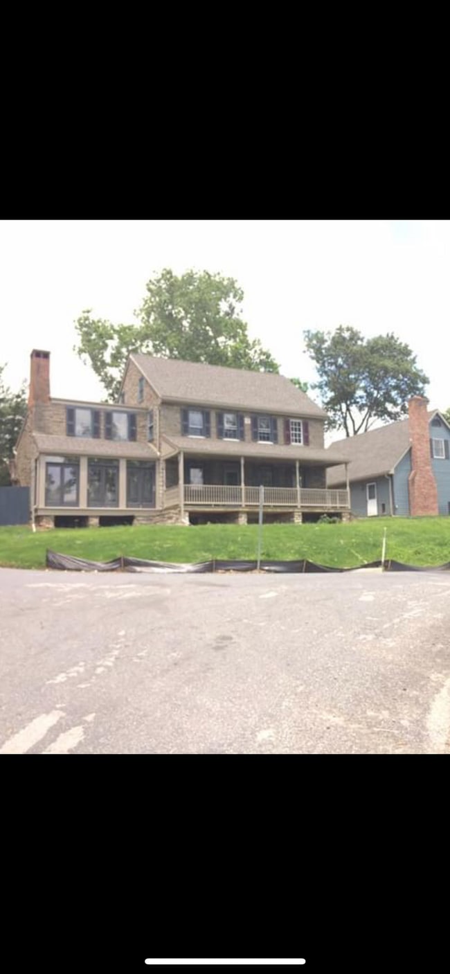 Building Photo - 651 Sand Hill Rd