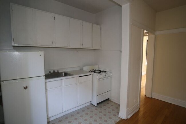 Foto del edificio - 726 W Barry Ave