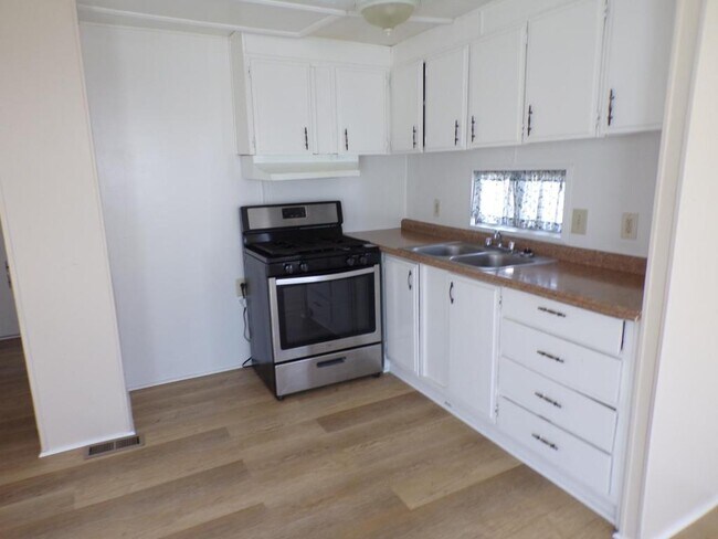 Foto del edificio - 12710 3rd St